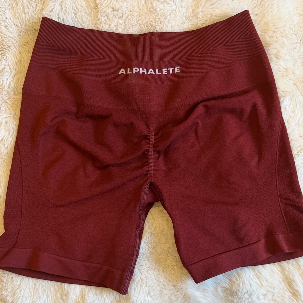 Alphalete contour short 5 inch size M